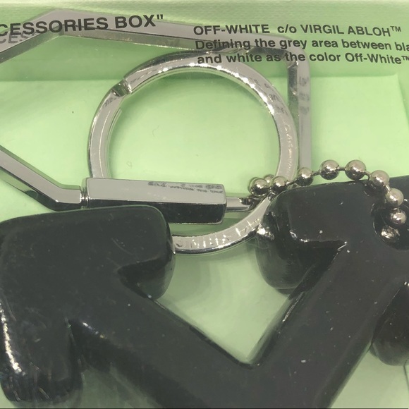 🆕 Off-White Arrow Bag Charm/ Key Ring - Picture 5 of 6